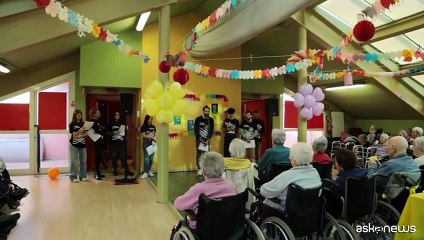 La lettura nelle Case di Riposo, un ponte tra giovani e anziani