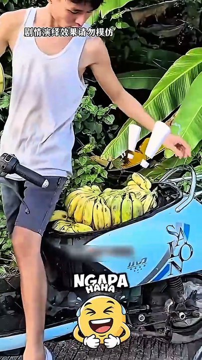 Si cungkring nyolong pisang