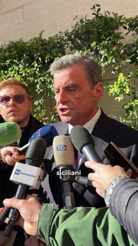 Calenda - Non si è mai visto in nessun Paese al mondo... (12.11.25)