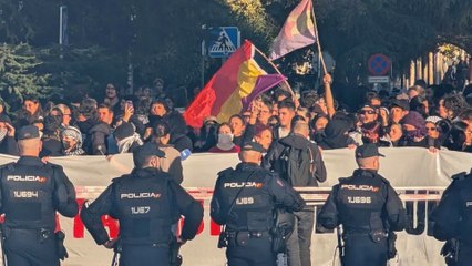 Multitud de policías y manifestaciones por la presencia de Vito Quiles en la Complutense