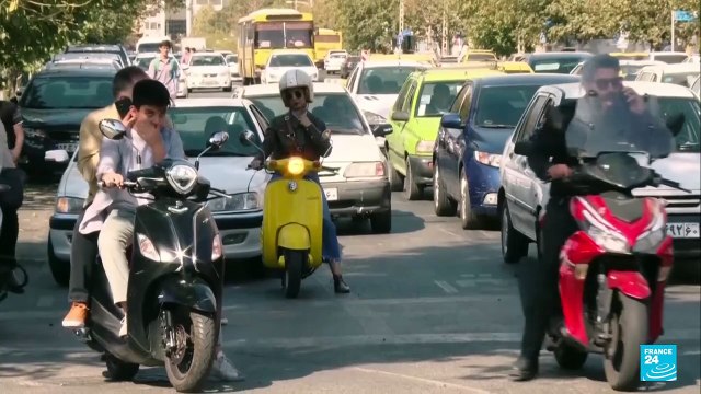 Las mujeres desafían las normas: conduciendo motocicletas por las calles de Teherán en busca de libertad