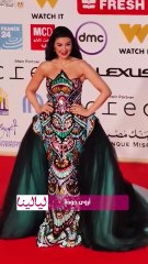 أروى جودة في اطلالة مختلفة من افتتاح مهرجان القاهرة، برأيكم النقوش فرعونية؟