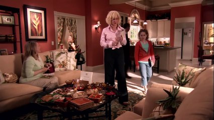 Weeds - Celia Starts Her Campaign (S2E1) | Movieclips