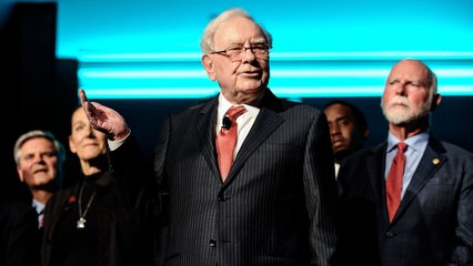 Warren Buffett admits his Giving Pledge philanthropy was not “feasible”