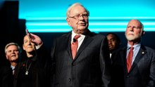 Warren Buffett admits his Giving Pledge philanthropy was not “feasible”