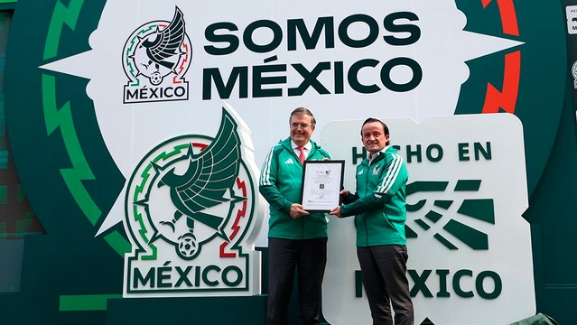 Marcelo Ebrard otorga sello Hecho en México rumbo al Mundial 2026
