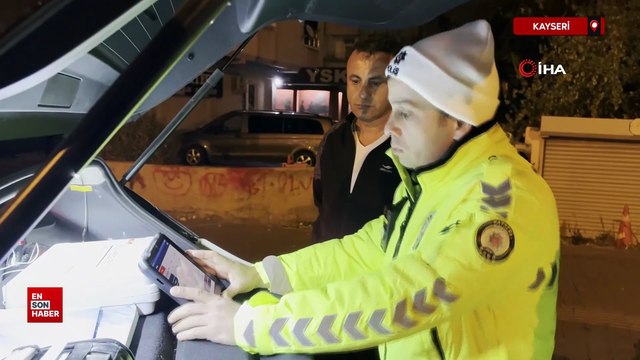 Kayseri'de ehliyetsiz sürücünün otomobilini almaya gelen şahıs da ehliyetsiz çıktı