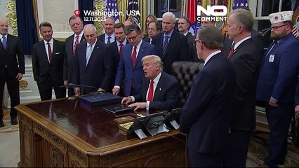 Trump firma la ley de financiación y pone fin al cierre del Gobierno de 43 días