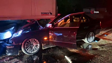 Bursa’da otomobil park halindeki tıra arkadan çarptı: 1 ağır yaralı