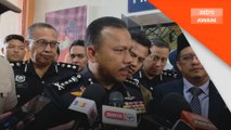 Dua individu bekas pengikut Ayah Pin antara ditahan himpunan depan istana