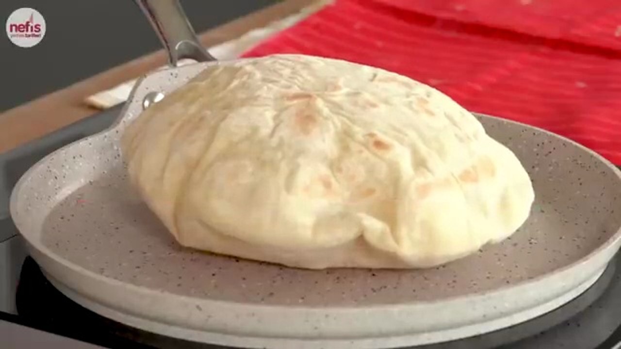 EVDE YAPILABİLECEK EN PRATİK EKMEK ♨️TAVADA BALON BAZLAMA