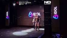 Первый в России робот-гуманоид AIDOL на базе ИИ упал во время сценического дебюта