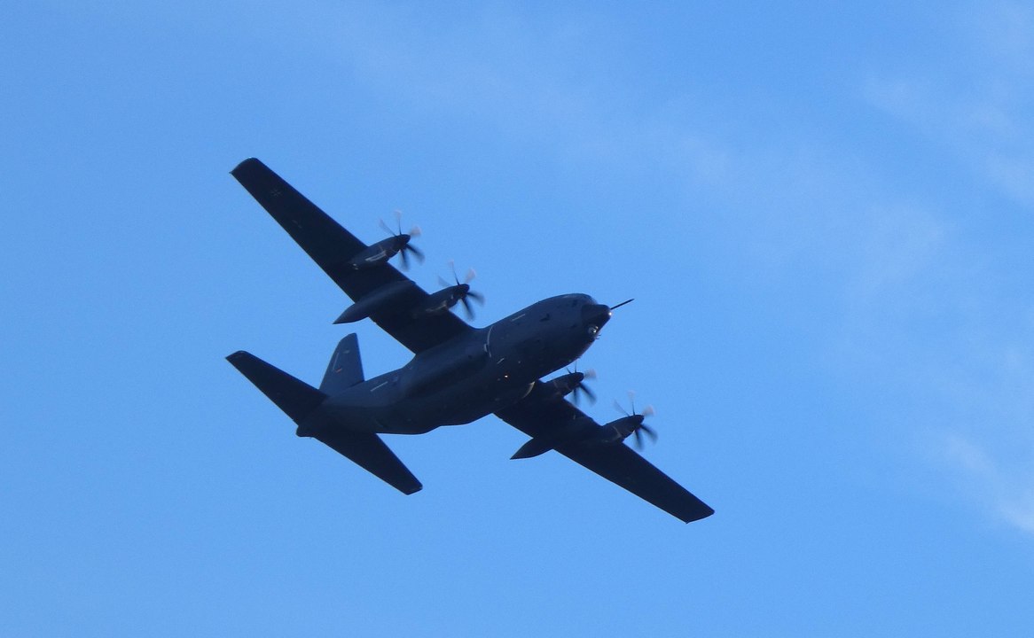 Un C-130J de la Luftwaffe dans le ciel normand