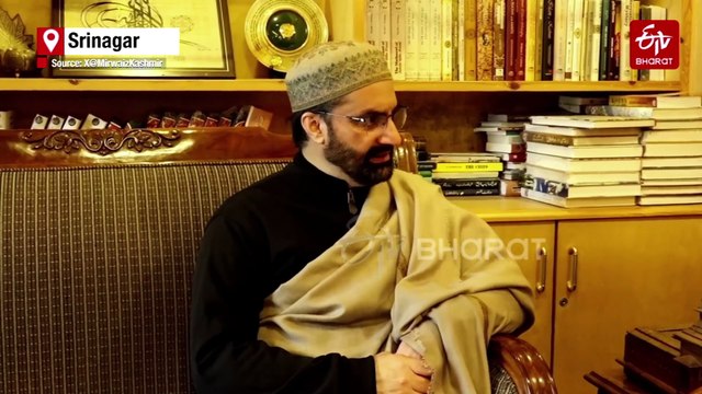 Sri Sri Ravi Shankar Calls On Mirwaiz Umar Farooq In Srinagar During Kashmir Visit