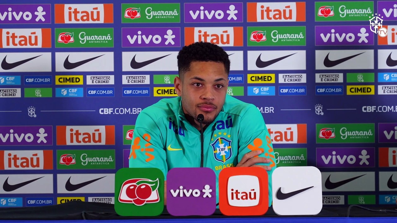 Coletiva Vitor Roque