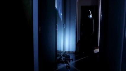 GIRL IN THE 3RD FLOOR (Exploring an abandoned school)