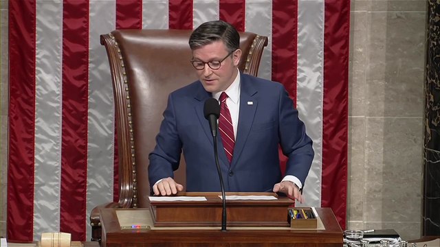 Demócratas consiguen publicar documentos de Epstein gracias al voto de una congresista que no había jurado su cargo