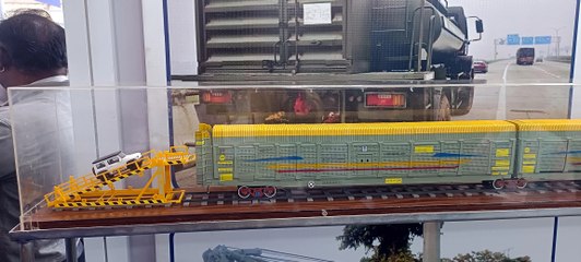 जबलपुर में बन रहे रेल वैगन हो रहे रेलवे को सप्लाई, सेना के वाहनों को लाने ले जाने के लिए भी बनाया मॉडल