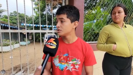 Estudiantes se toman un colegio exigiendo examen de recuperación para pasar el año