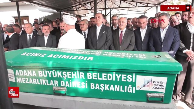 Adana’da AK Parti Sözcüsü Ömer Çelik dayısını toprağa verdi