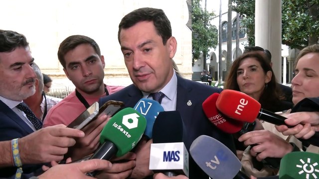 Juanma Moreno reta a Sánchez a debatir sobre Andalucía en el Parlamento autonómico