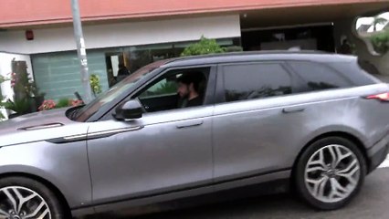 Primeras imágenes de Cayetano Rivera tras sufrir un aparatoso accidente y estrellar su furgoneta contra una palmera