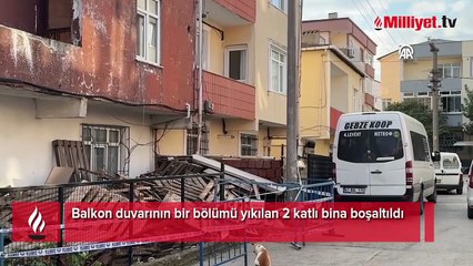 Balkon duvarının bir bölümü yıkılan 2 katlı bina boşaltıldı