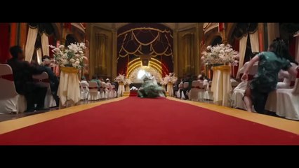 Giant crocodile attacks train! Blood spreads on board—town turns into a monster's killing ground!