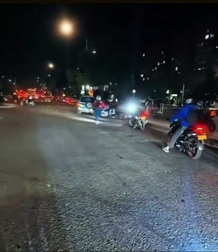 ¡Una pesadilla! Conductor atropelló a motociclistas, fue linchado y murió en un hospital (VIDEO)