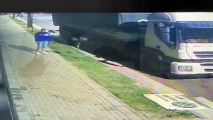 Imagens mostram homem realizando disparos de arma de fogo na Região Norte de Cascavel