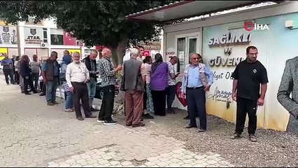 Halk Ekmek Kuyruğu Uzadıkça Uzadı!