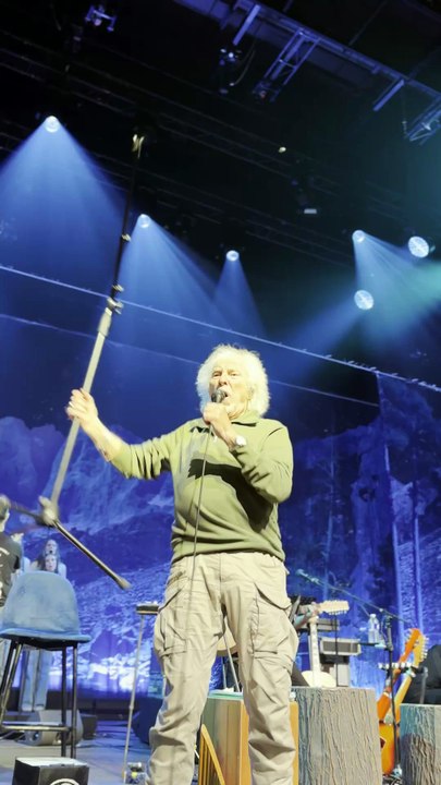 Vidéos - Exclusif - Concert de Hugues Aufray au Le Dôme de Paris - Palais des Sports, France, le 9 novembre 2025Jack Tribeca / Bestimage