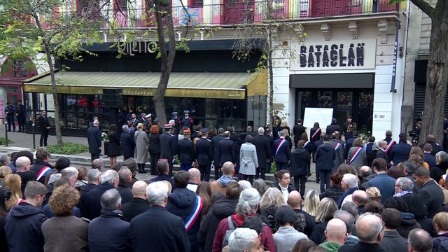 Commémorations des attentats du 13 novembre 2015 : l'hommage rendu aux victimes devant le Bataclan