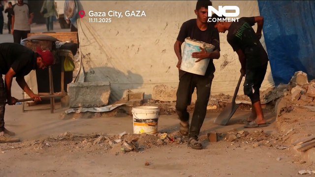 A Gaza gli abitanti ricostruiscono la vita quotidiana tra le macerie