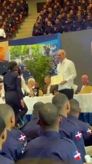 Presidente Abinader encabeza graduación de 2,421 nuevos agentes de la Policía Nacional