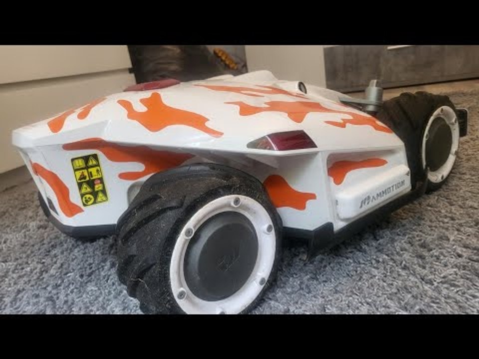 PIMP my LUBA: AWD 5000 Rasenroboter von MAMMOTION mit tuningblog-Teilfolierung (Camouflage)