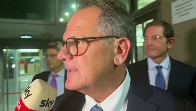 Palermo, Saverio Romano all'uscita dall'interrogatorio preventivo