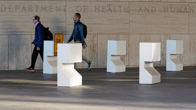 Trabajadores regresan a sus actividades tras cierre de gobierno