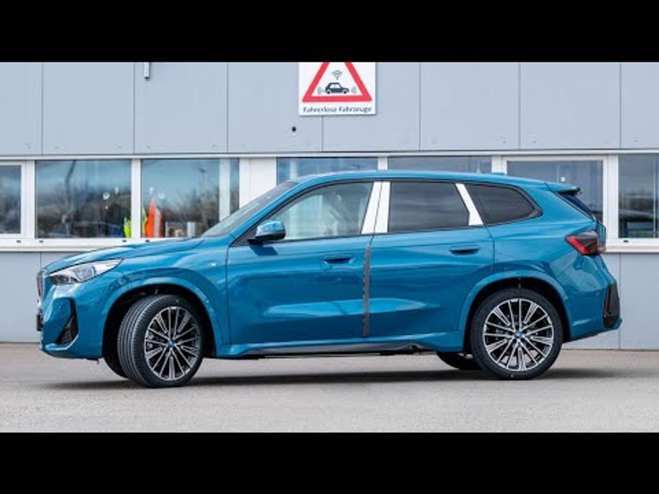 BMW lässt Autos fahrerlos durchs Werk rollen – So funktioniert’s!