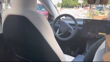 Tesla Robotaxi gestartet: Autonom fahren in Austin | alle Infos