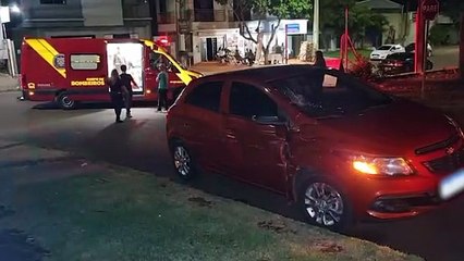 Piloto fica ferido ao bater em Onix na Rua Rio da Paz