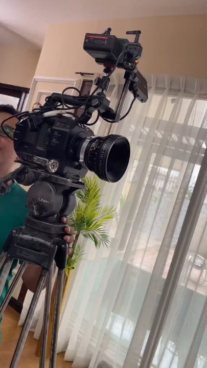 Girl on the set of shoot viral video