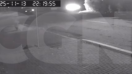 Vídeo mostra Astra batendo em árvore após colisão no Bairro Coqueiral