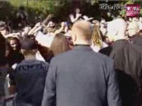 Tokio Hotel-08.05.23-Comet-TH Arrive1