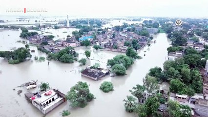 Hindistan'ın Bihar eyaletinde sular altında kalan bölgeler havadan görüntülendi