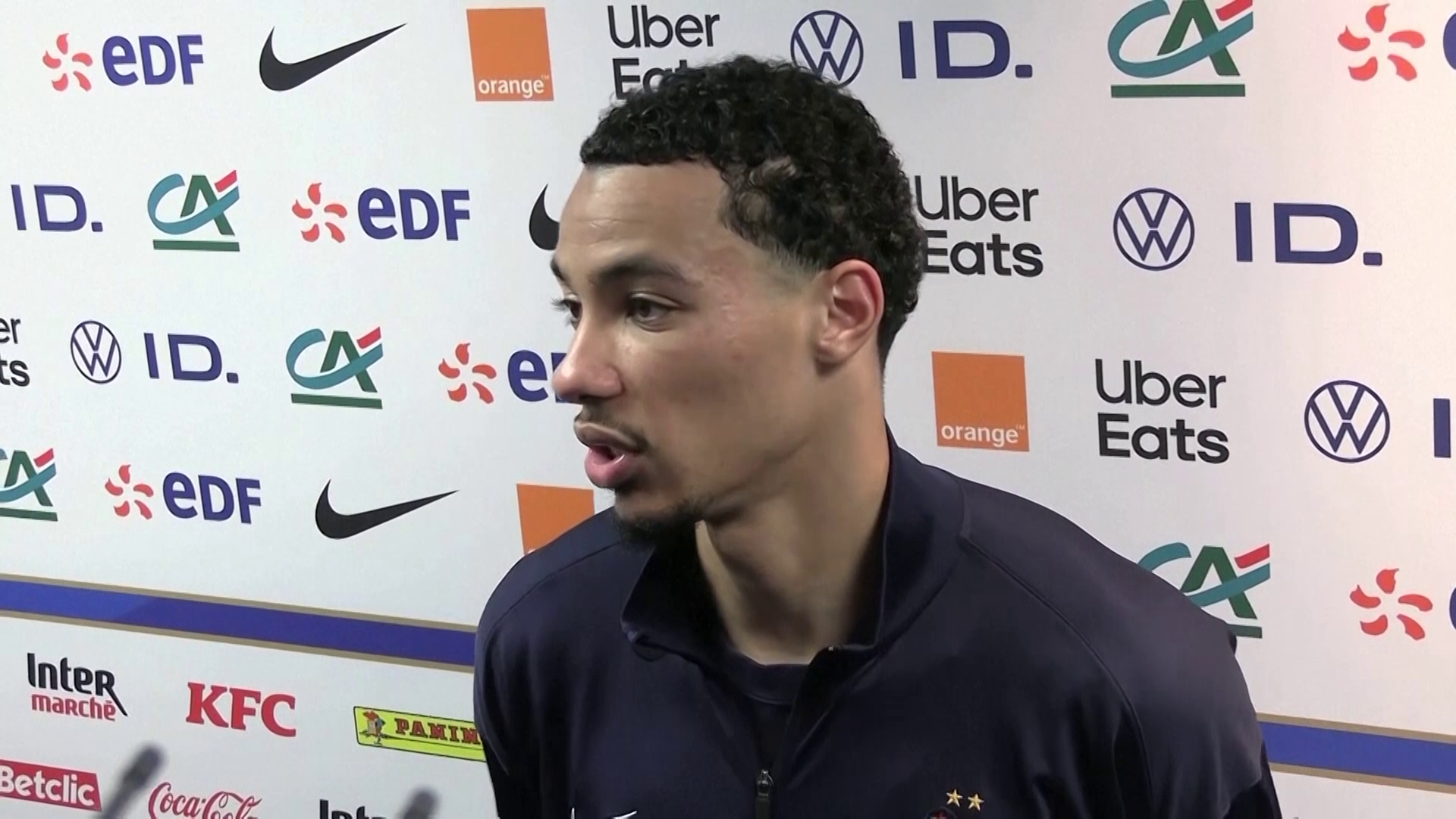 Bleus : Ekitike : "Une joie modérée compte tenu des événements"