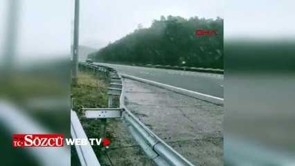 Bolu’da otoyol geçişinde kar yağdı