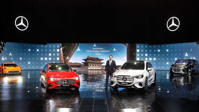 [기업] 벤츠 회장 2027년까지 전기차 등 신차 40여 종 한국에서 출시 / YTN