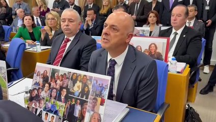 Arkasını döndü: CHP’li Özlale’den Bakan Ersoy’a Kartalkaya protestosu-2