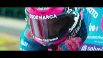 Tráiler de la película "Ídolos" con Óscar Casas y Ana Mena. Moto GP llega a los cines el 23 de enero.